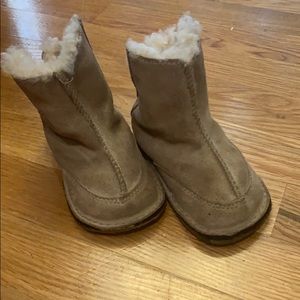 Ugg lace tie back size M